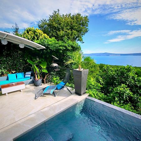 Art Gallery House With A Small Relaxing Pool ツリクヴェニツァ エクステリア 写真