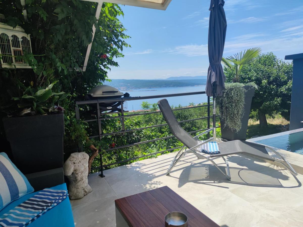 Art Gallery House With A Small Relaxing Pool ツリクヴェニツァ エクステリア 写真